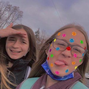 Meet your Posher, Macie